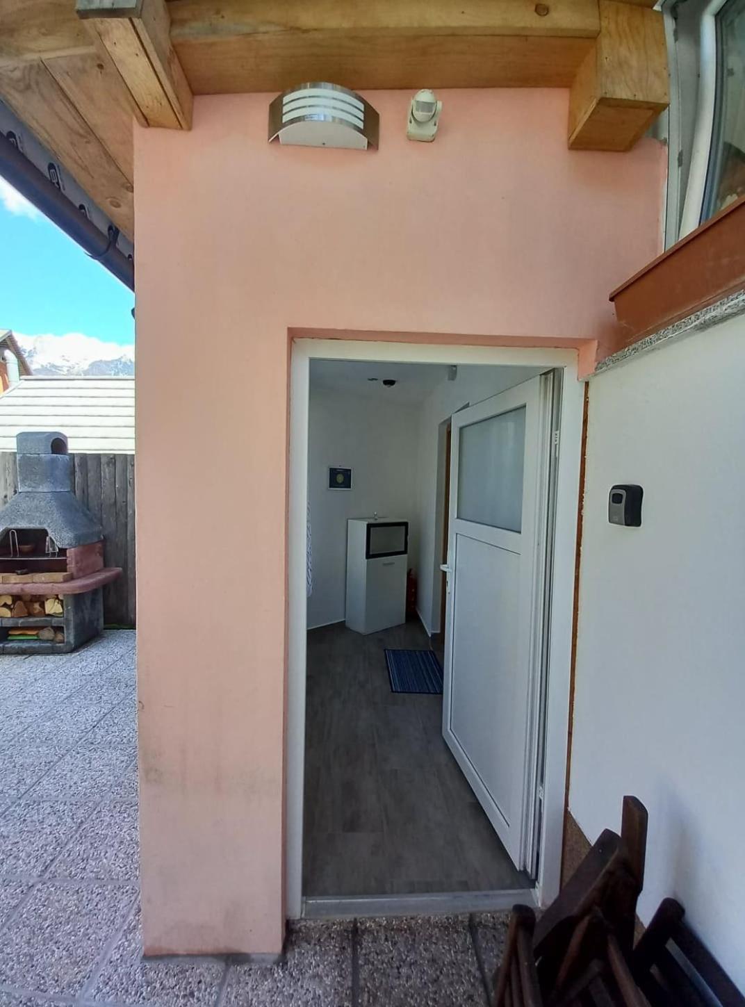 Apartmaji Slatenik بوويتش المظهر الخارجي الصورة