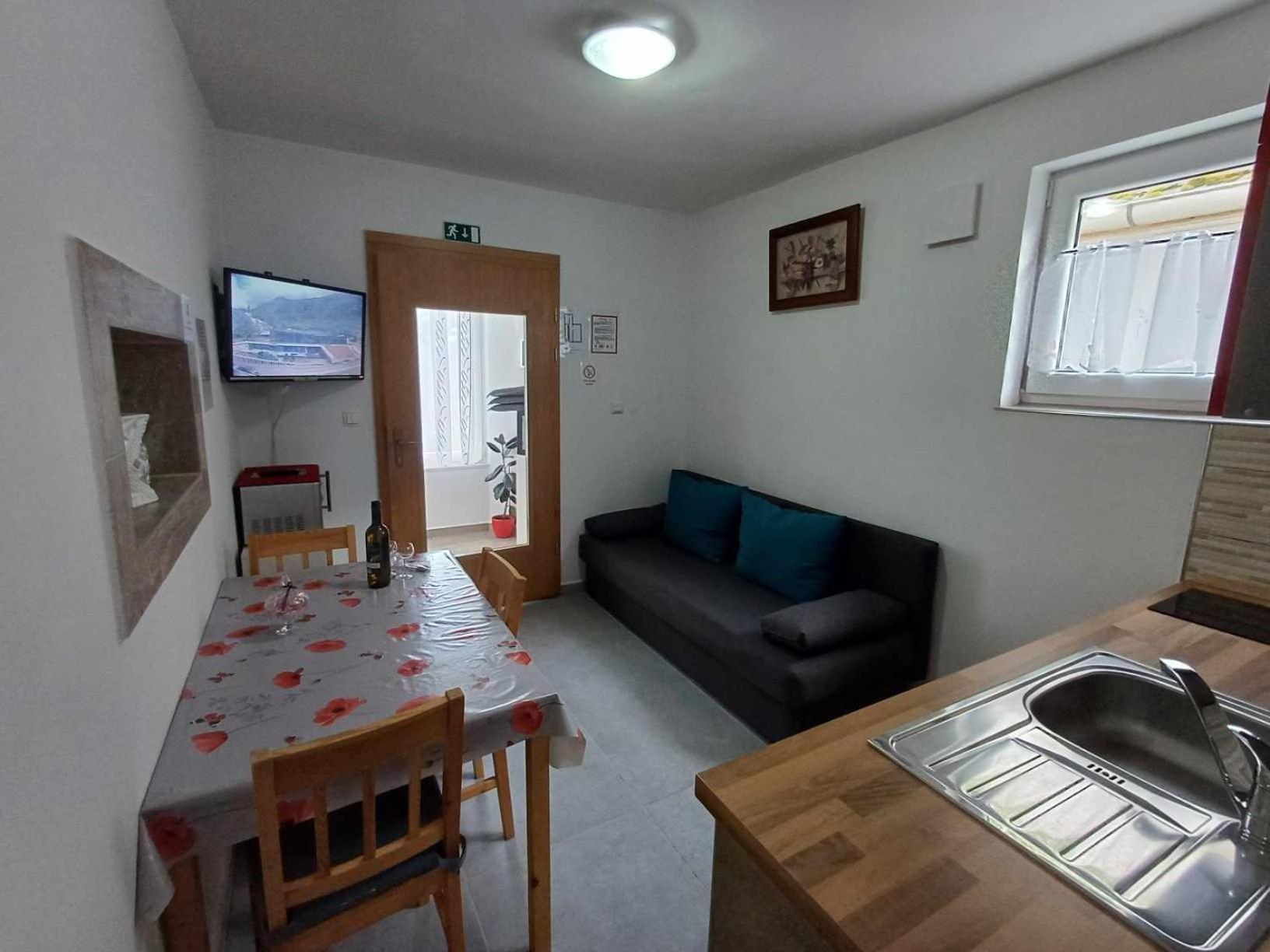 Apartmaji Slatenik بوويتش المظهر الخارجي الصورة