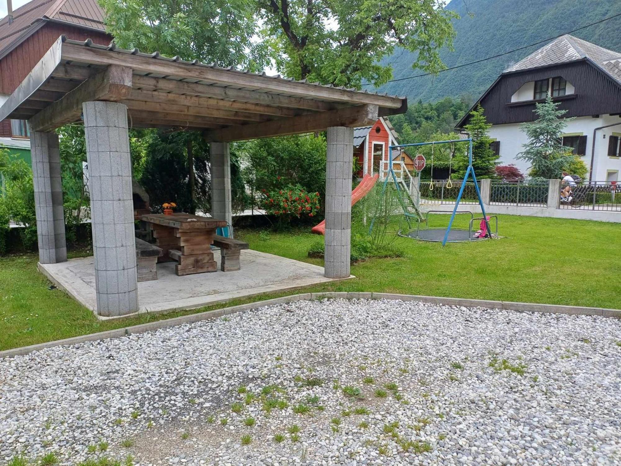 Apartmaji Slatenik بوويتش المظهر الخارجي الصورة